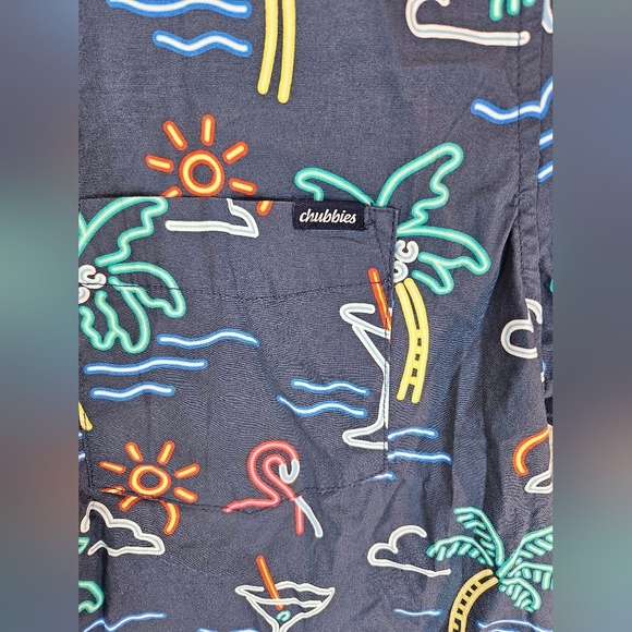 Chubbies Shirt Mens Sz S The One Man Wolf Pack Neon Look Flamingo and Palm Trees - Picture 5 of 12